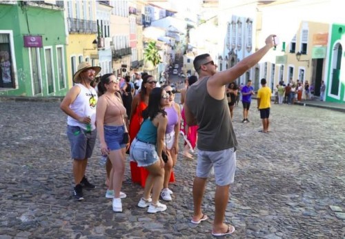 [Bahia segue na liderança do turismo nacional, aponta IBGE]