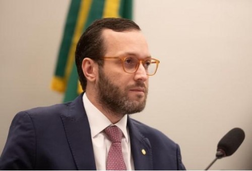 [Bancado pela Câmara, deputado foi aos EUA discutir sanções com Eduardo]
