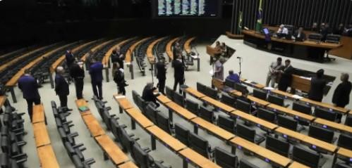 [Datafolha: 76% da população é contra o aumento no número de deputados]