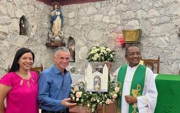 [Evinha começa campanha pedindo bençãos: “Que Deus nos conduza”, diz a candidata a deputada federal]