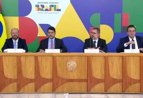 [Fraude no INSS: governo quer bloqueio de bens de investigados]