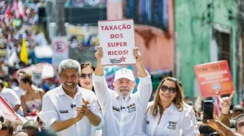 [Governo Lula vê alta na popularidade após adotar discurso contra super-ricos]
