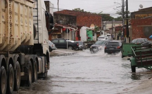 [Inmet alerta para acumulados de chuvas em 33 cidades de Alagoas]