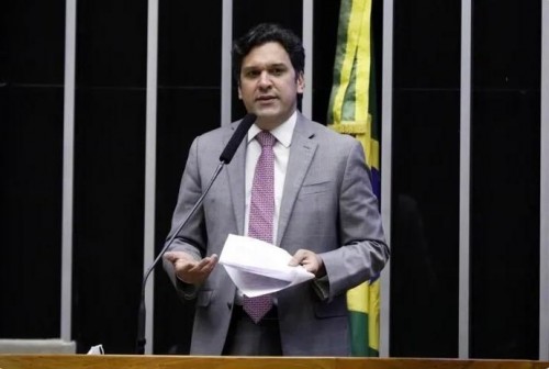 [Isnaldo Bulhões criou asas e ganhou identidade própria em Brasília]