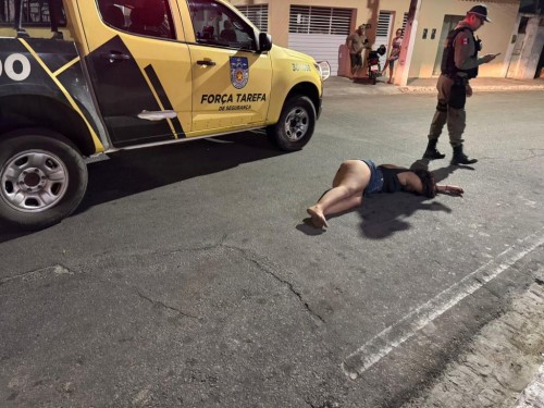 [Jovem baiana causa tumulto no centro de Delmiro Gouveia e mobiliza PM e SAMU]