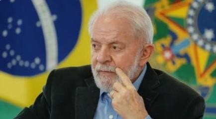 [Lula amplia em 30% cotas para negros e indígenas em concursos]