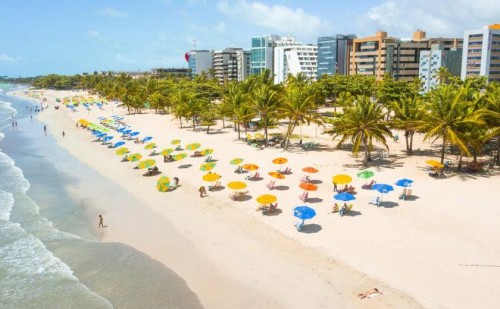 [Maceió conquista coração de goianos que viajam com a família neste verão]