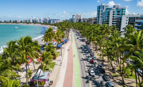 [Maceió é destaque na edição de verão da revista Harper’s Bazaar]