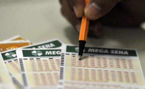[Mega-Sena acumula novamente e prêmio vai para 100 milhões]