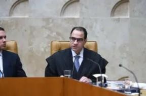 [OAB pede a Zanin que deixe de exigir lacração de celulares de advogados]