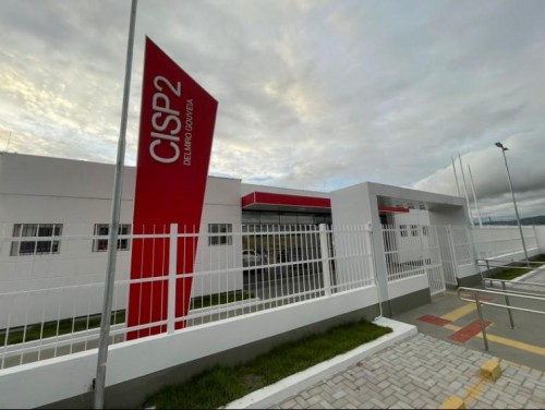 [Polícia cumpre mandado de prisão contra idoso em Delmiro Gouveia]