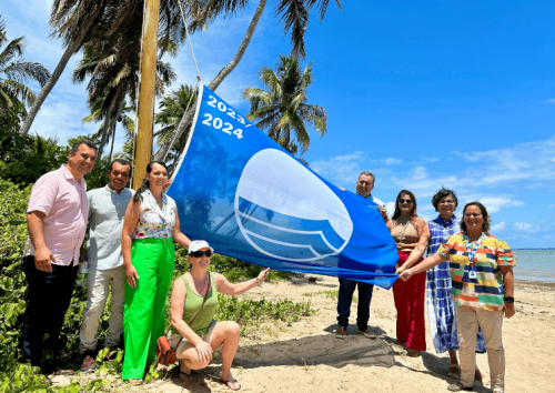 [Praia do Patacho realiza hasteamento da Bandeira Azul pelo terceiro ano consecutivo]