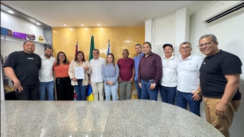 [Prefeita Ziane Costa assina ordem de serviço para construção de duas novas quadras esportivas em comunidades rurais]