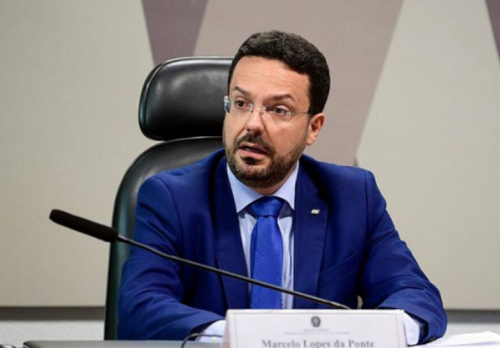 [Presidente do FNDE mente a senadores sobre pastores e leilão de ônibus com preços inflados]
