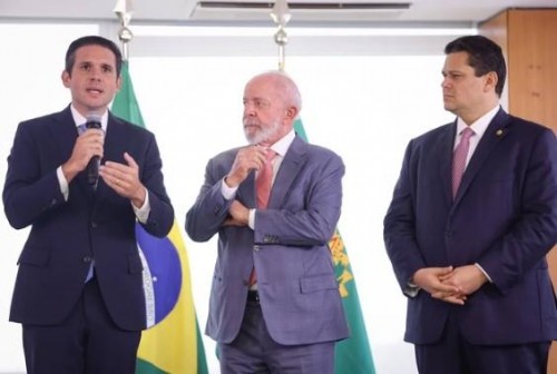 [PT vê Alcolumbre e Motta sufocando reeleição de Lula e prepara embate]