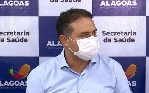 [Renan Filho anuncia 3ª dose para profissionais de saúde, pessoas com 60+ e diminuição de intervalo entre doses da Pfizer]